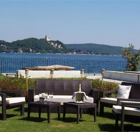 Sleeps 3 Pool T421409
